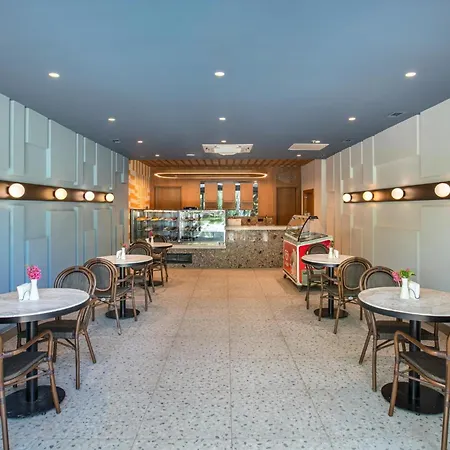 度假村 舍伍德绿林度假酒店 4*